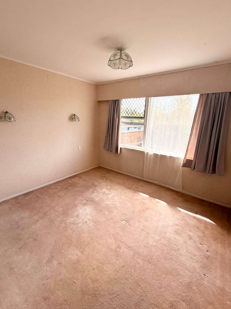 3/7 Portadown Avenue Pakuranga Heights_3