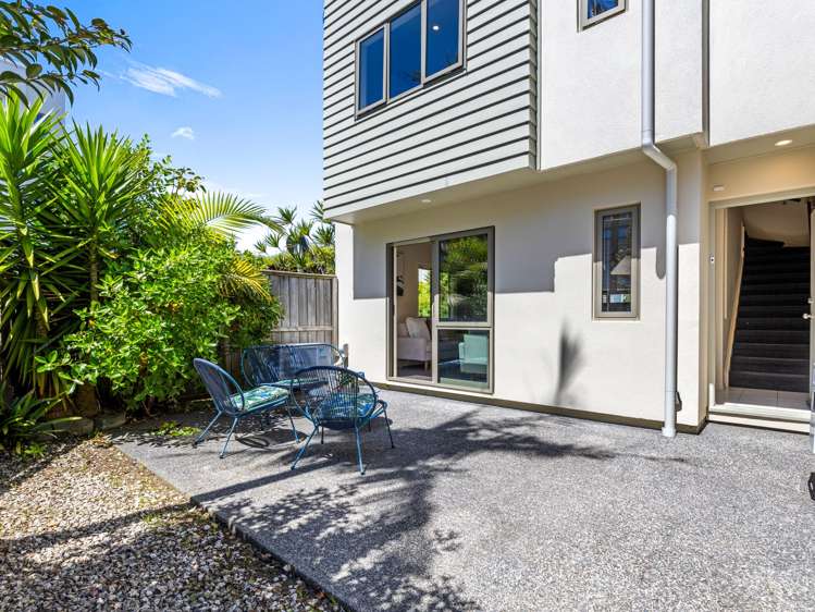 57/21 Hunters Park Dr Three Kings_19