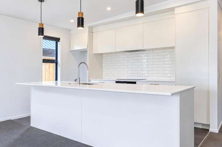 100 Harakeke Drive Wharewaka_1
