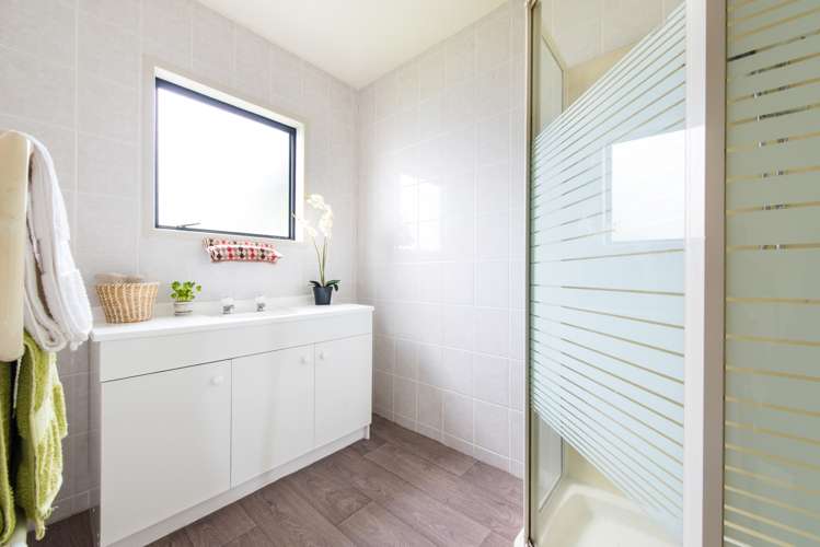 220 Solar Road Glen Eden_12