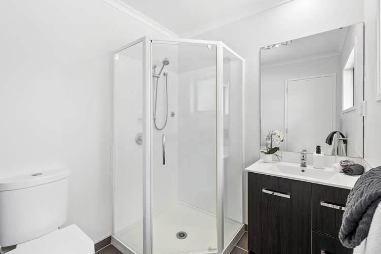 33 Mural Place Greenhithe_17