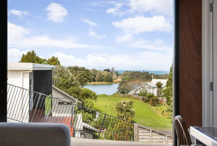 4B Denby Close Athenree_3