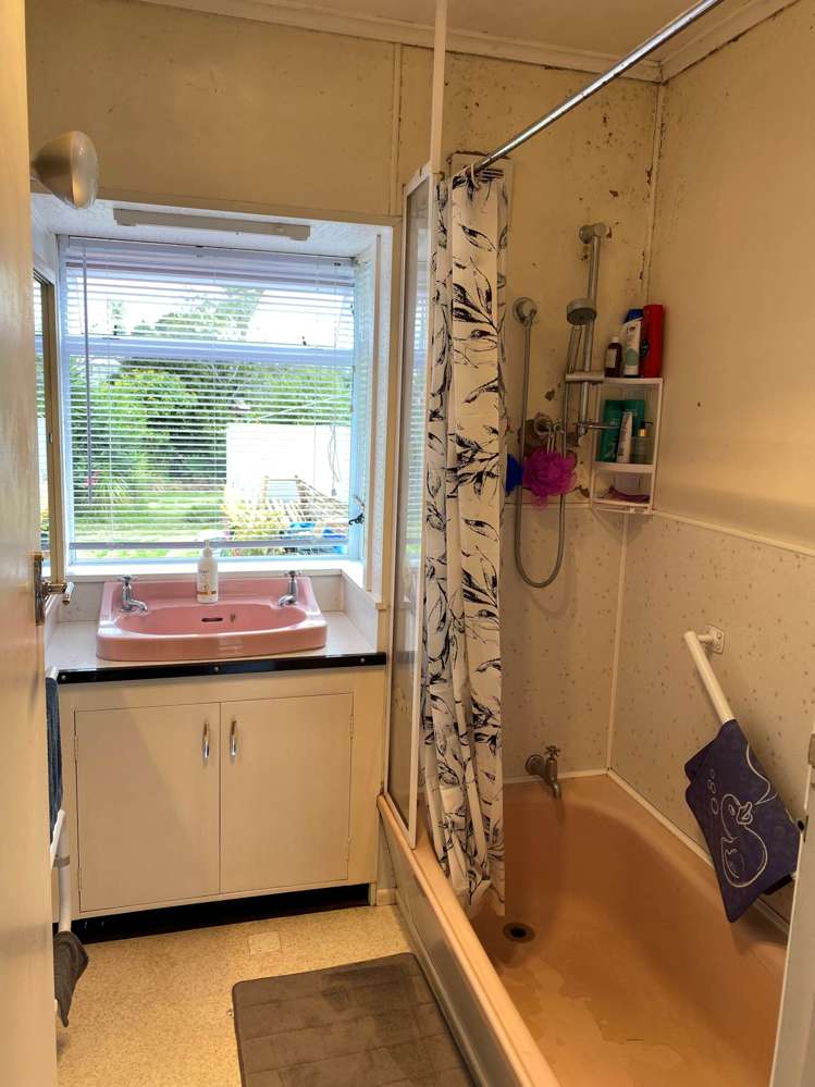 13 Sylvan Crescent Te Atatu South_9