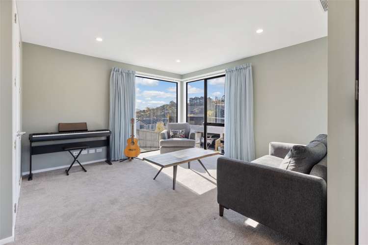 11 Round Hill Rise Cracroft_11