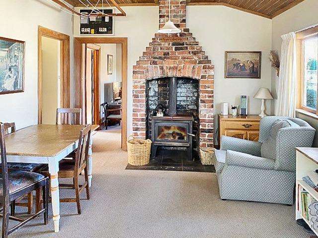 243 Douglas Road 1384_2