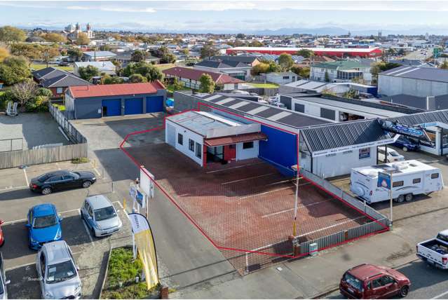 Affordable freehold with big potential