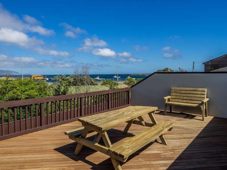 10 Reef Street Island Bay_9