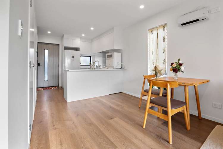 1/107 Selo Street Glen Eden_10