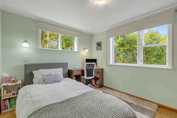 115 Dowse Drive Maungaraki_12