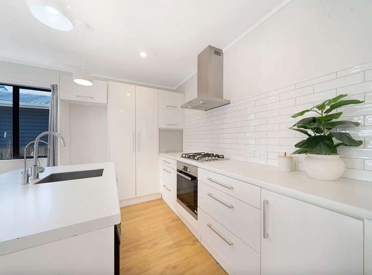 134 Mcleod Road Te Atatu South_9