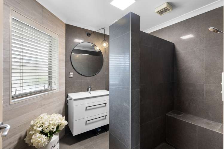 21 Liberty Grove Kelvin Grove_21