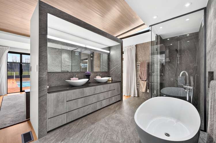 47 Hardens Lane Paremoremo_13