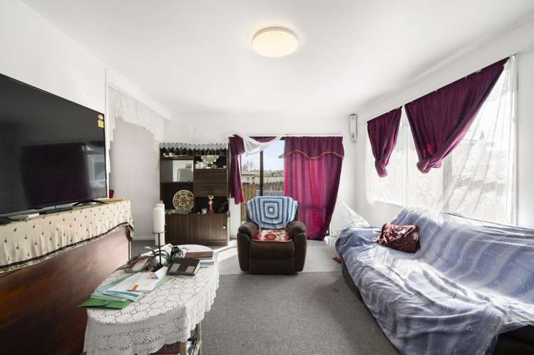 2/12 Silver Creek Road_2