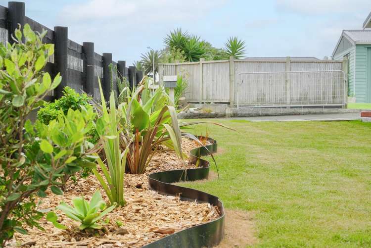 2 Robert McKeen Street Otaki Beach_24