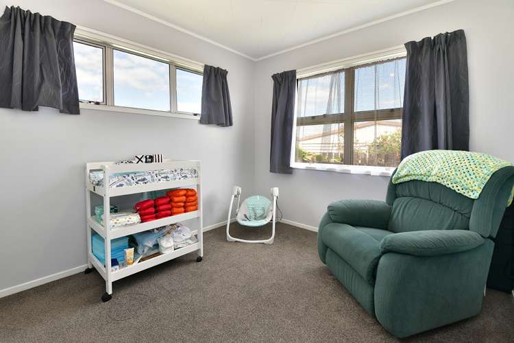 4b Parakai Avenue Parakai_14