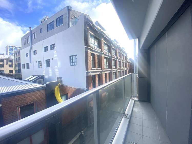 215/72-82 Taranaki Street 2185_7