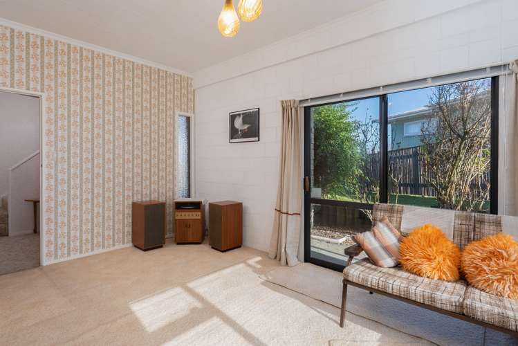 24 Hinerau Grove Waipahihi_10