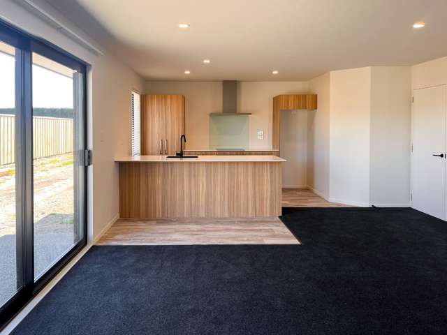 157 Faringdon Boulevard Rolleston_1