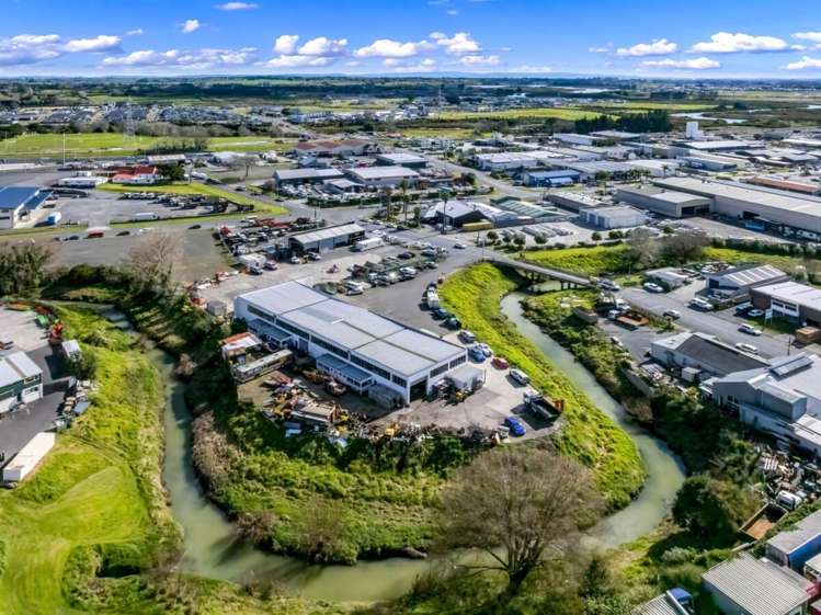 Units 1-4, 16 Norrie Road Drury_13