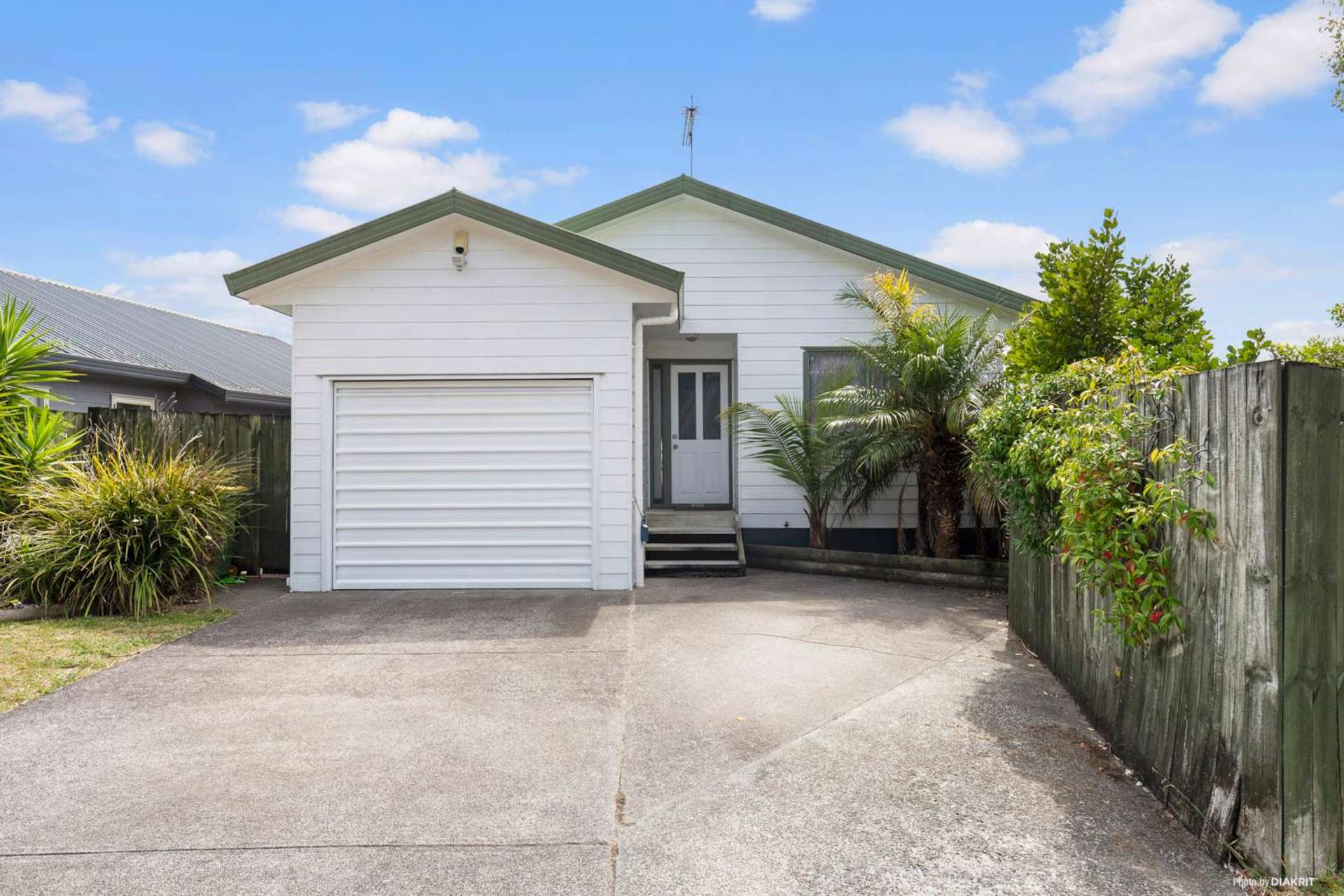 2/6 Romulus Place Totara Vale_0