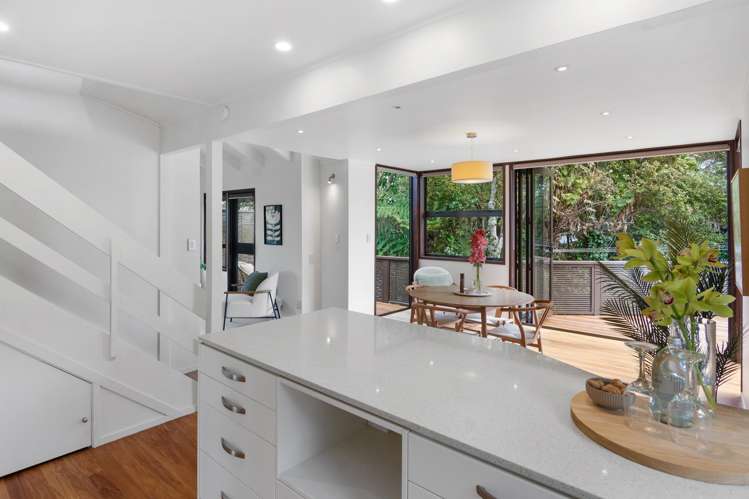 33 Woodlands Crescent Browns Bay_10