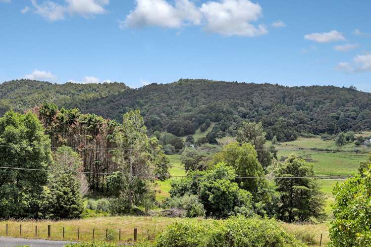 37 Valley View Road Otaika_26