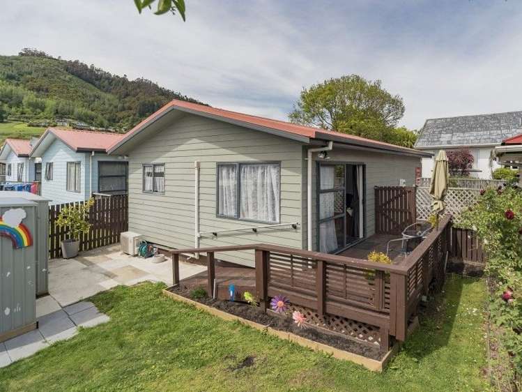 2/81 Tipahi Street Nelson South_0