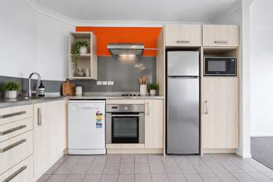 3A/15 Minnie Street_4