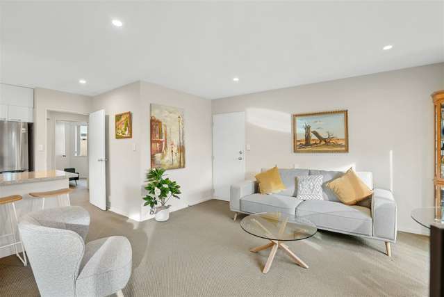 3/3 Staveley Street Avonhead_1