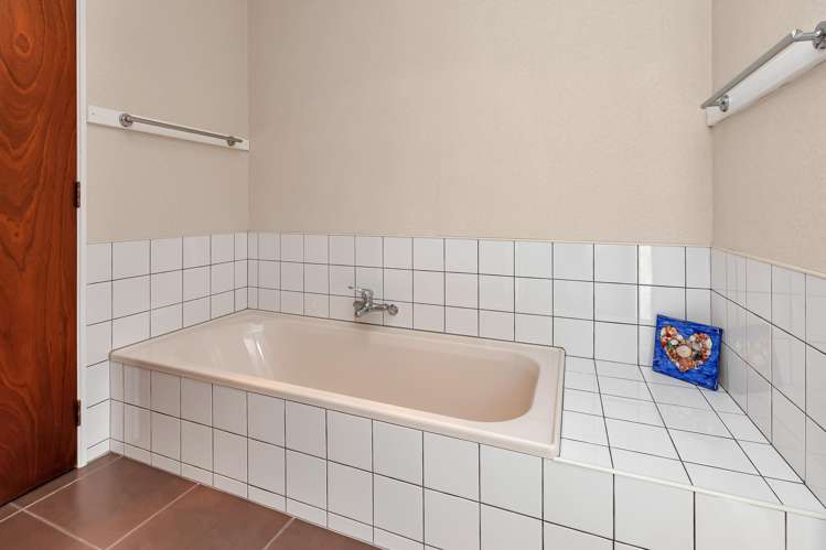 2 Gloyn Road Onerahi_18