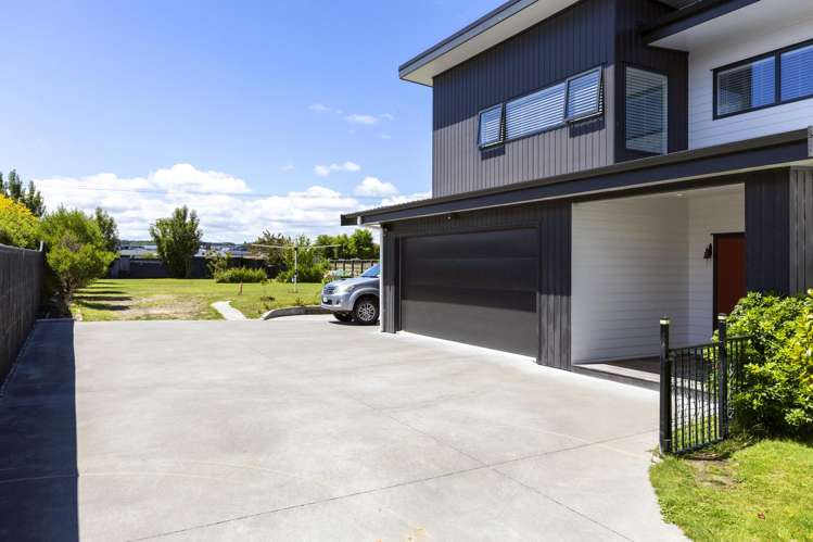 14 Pukenamu Road Rainbow Point_19
