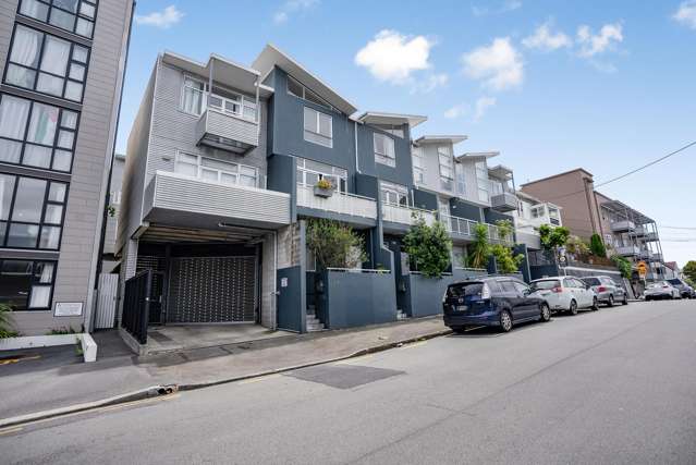 10/24 Hanson Street Mount Cook_2