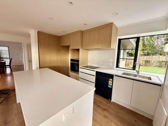 24 Bluebird Crescent Unsworth Heights_3