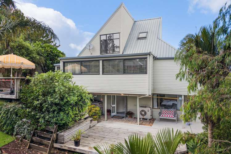 6 Bamfield Place Hillsborough_25