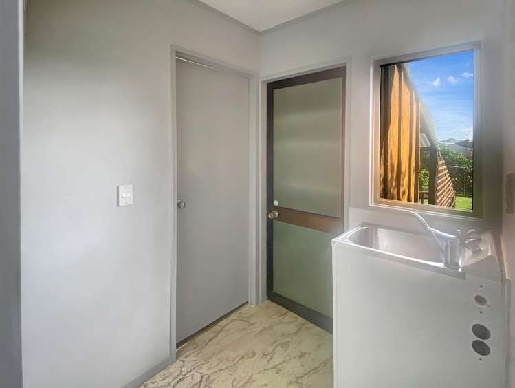 8 Wisely Place 10767_6