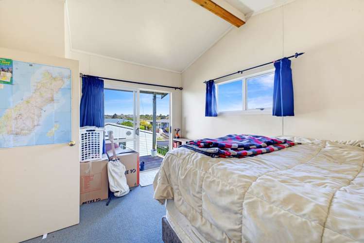 71 Oranga St Westown_18
