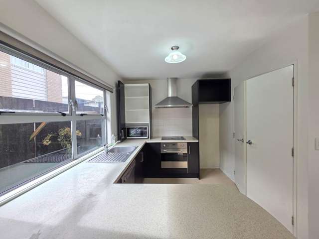 B/91 Knighton Road Hillcrest_1