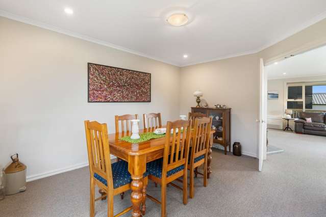 14 Joe Brown Avenue Mosgiel_4