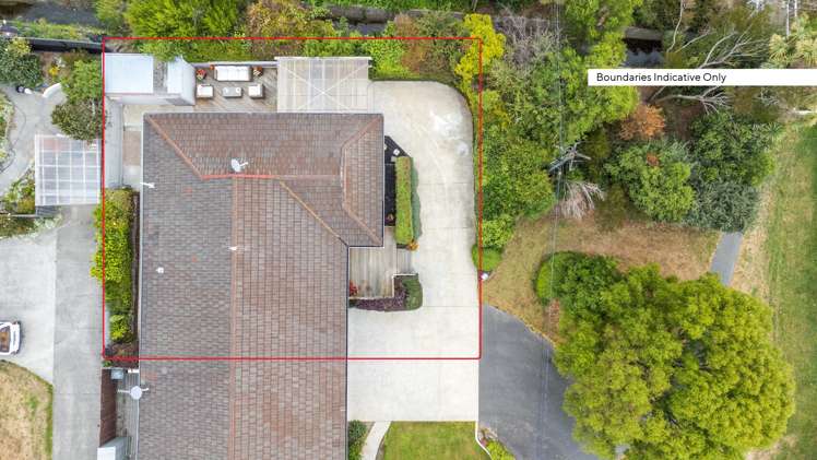 2/8 Charlene Place Hillsborough_16