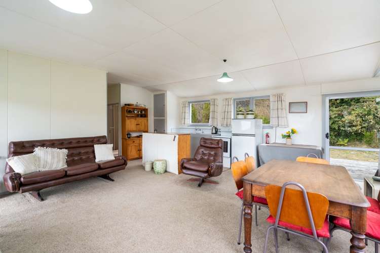 17 Riverside Road Taieri Mouth_6