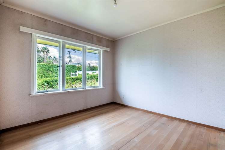 2/300 Lake Road Hauraki_8