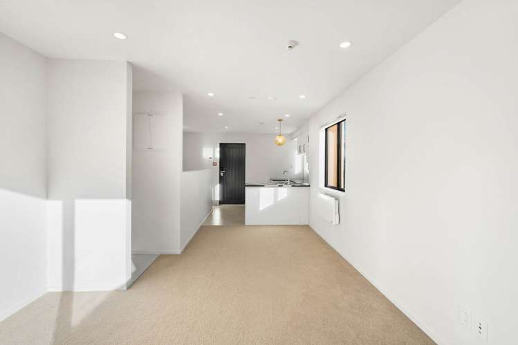 29/18 Hewlett Road Massey_4