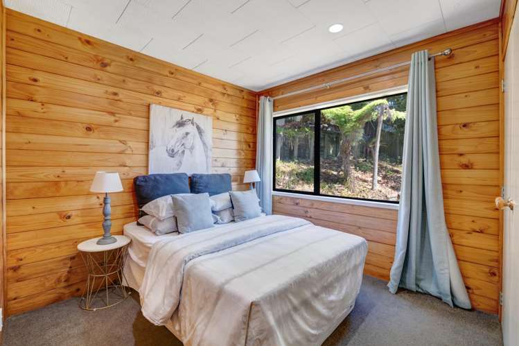 5 Camilla Grove Totara Vale_13