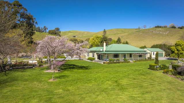 'Middlewood' - country ease, village convenience