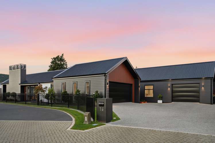 16 Three Kings Court Outram_0