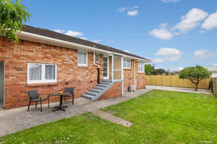 2/7a Myers Road Manurewa_16