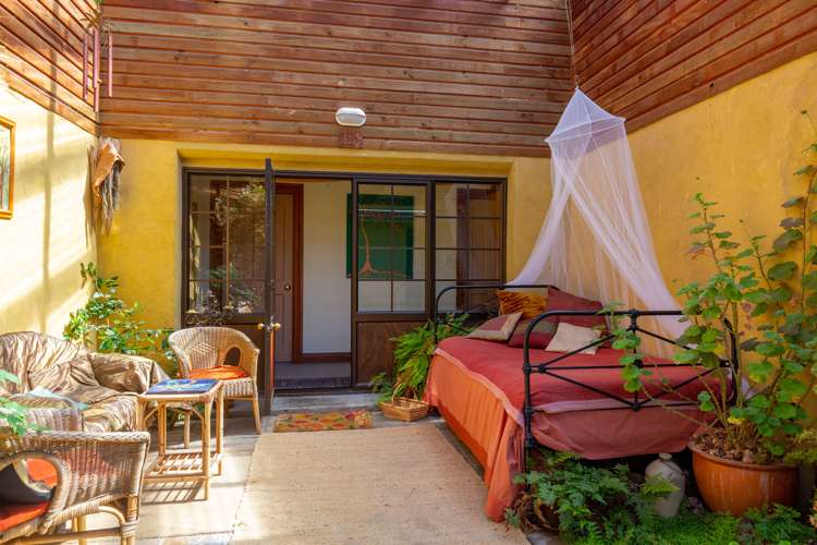 21 Neal Road Rarangi_15