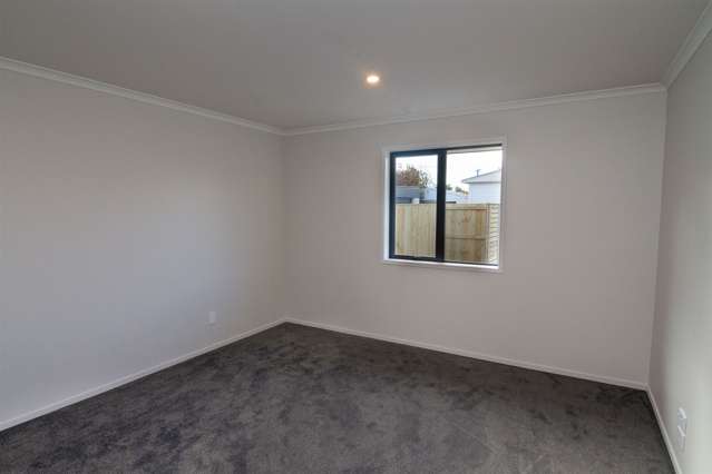 2/18 Ashmole Street Woolston_2