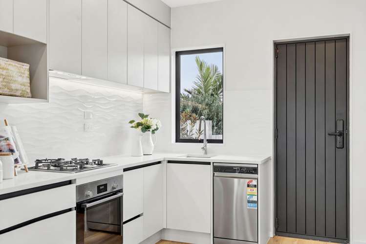 97 Wavecrest Lane Hobsonville_5
