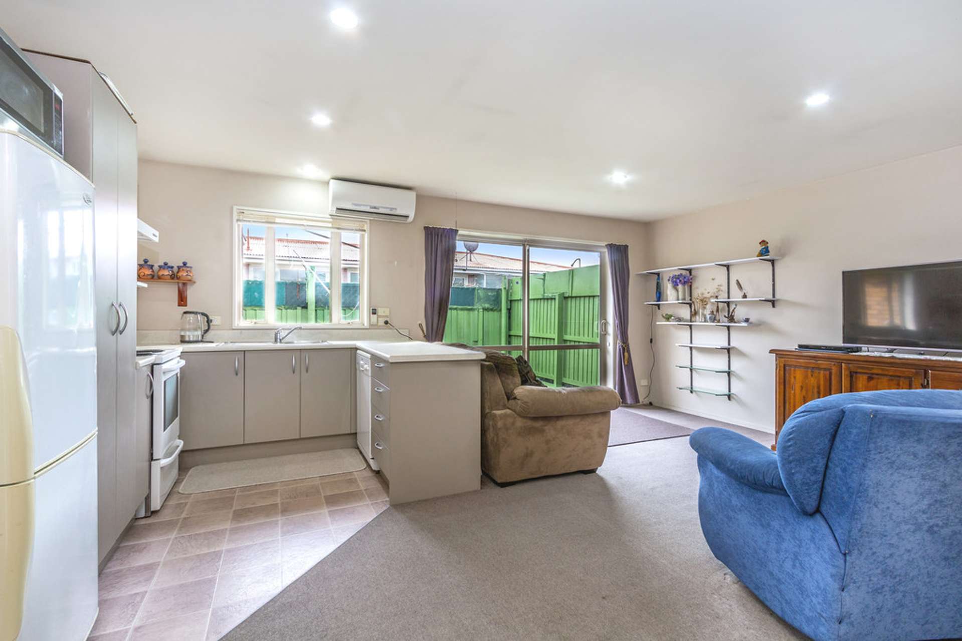 8/446 Ferry Road Woolston_0